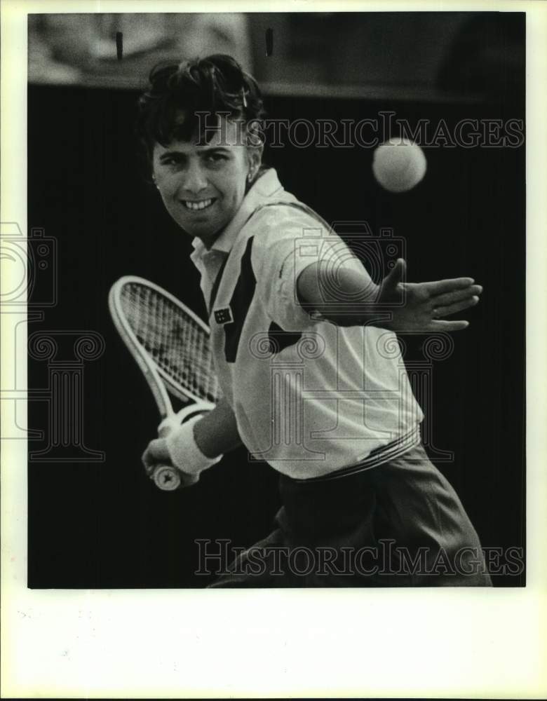 1988 Press Photo Tennis player Katerina Maleeva in action - sas17463 - Historic Images