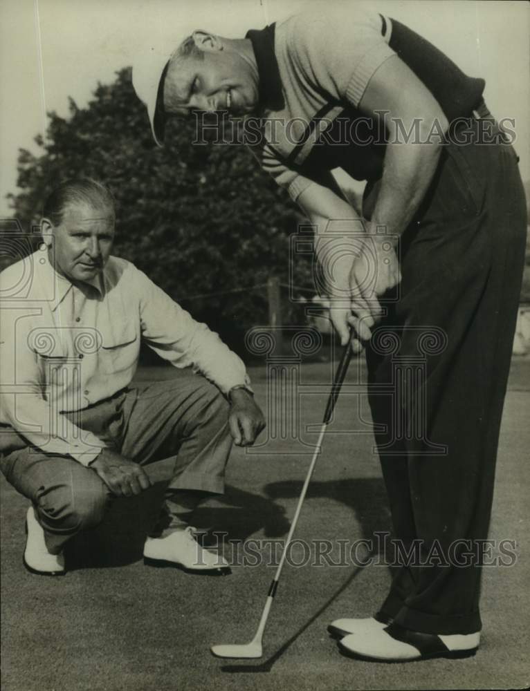 1949 Press Photo Golfers Joe Kirkwood and Joe Kirkwood Jr. - sas17548 - Historic Images