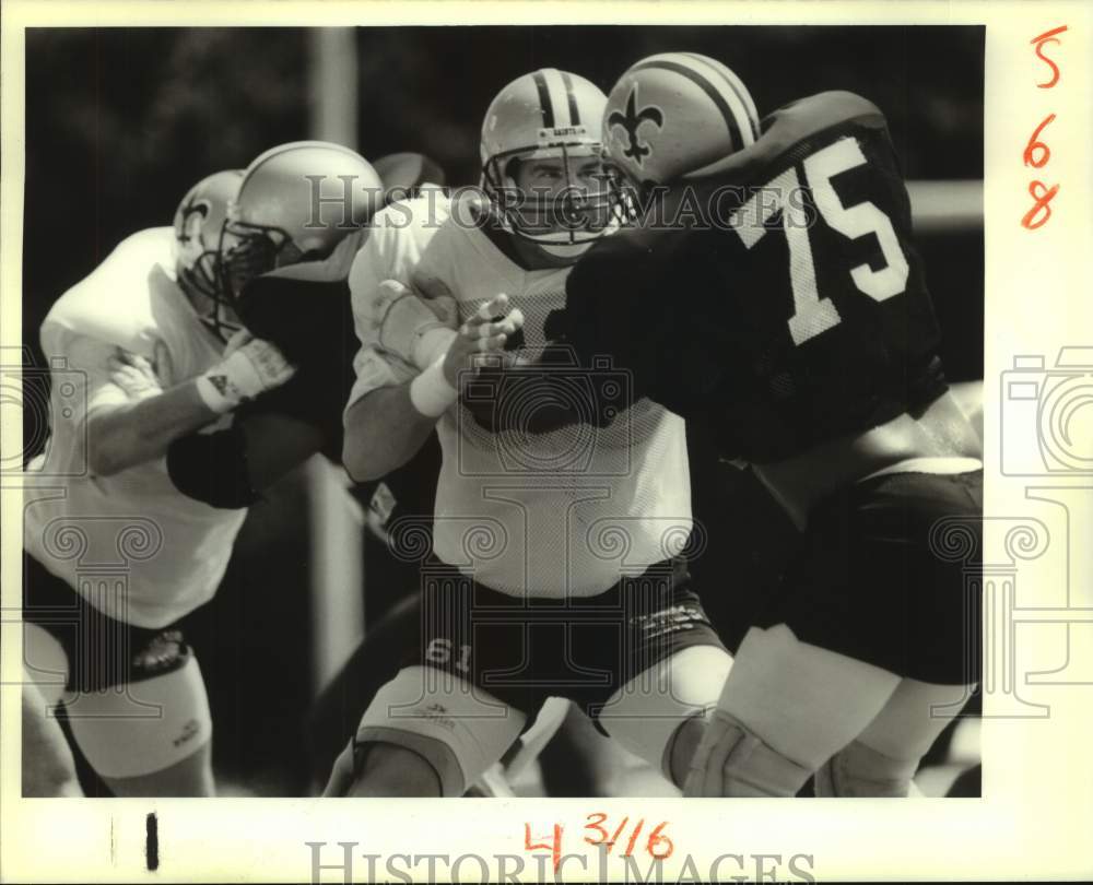 1988 Press Photo New Orleans Saints football player Joel Hilgenberg - sas18059 - Historic Images