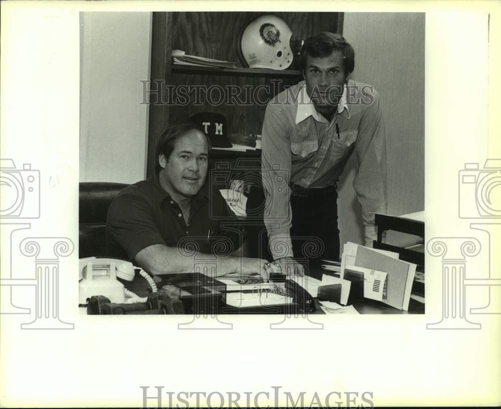 Press Photo Tuloso-Midway football Dennis May and AD Vonn Murray - Historic Images