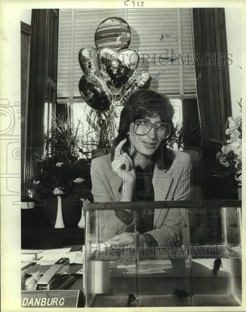 1983 Press Photo Debra Danburg at the state capitol - sas18319 - Historic Images