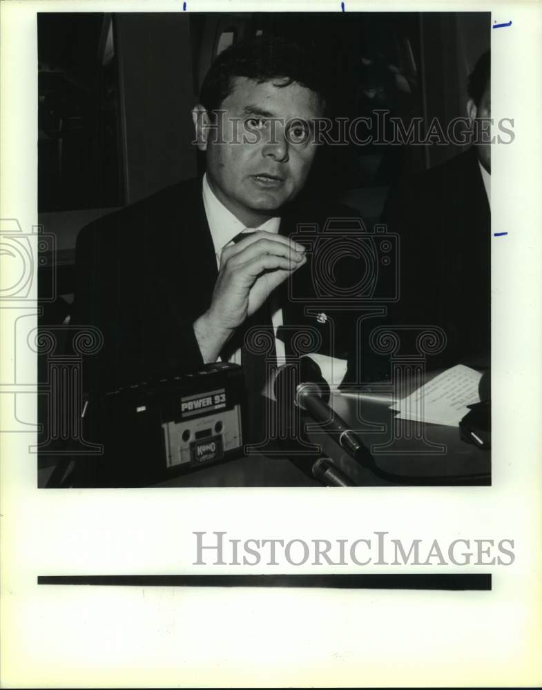 1990 Press Photo Mexico secretary of tourism Pedro Joaquin Coldwell - sas18339 - Historic Images