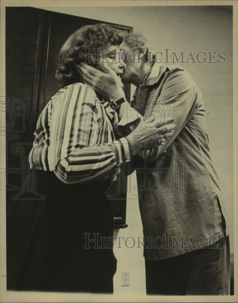 Press Photo San Antonio mayor Lila Cokcrell with Danny Kaye - sas18420 - Historic Images