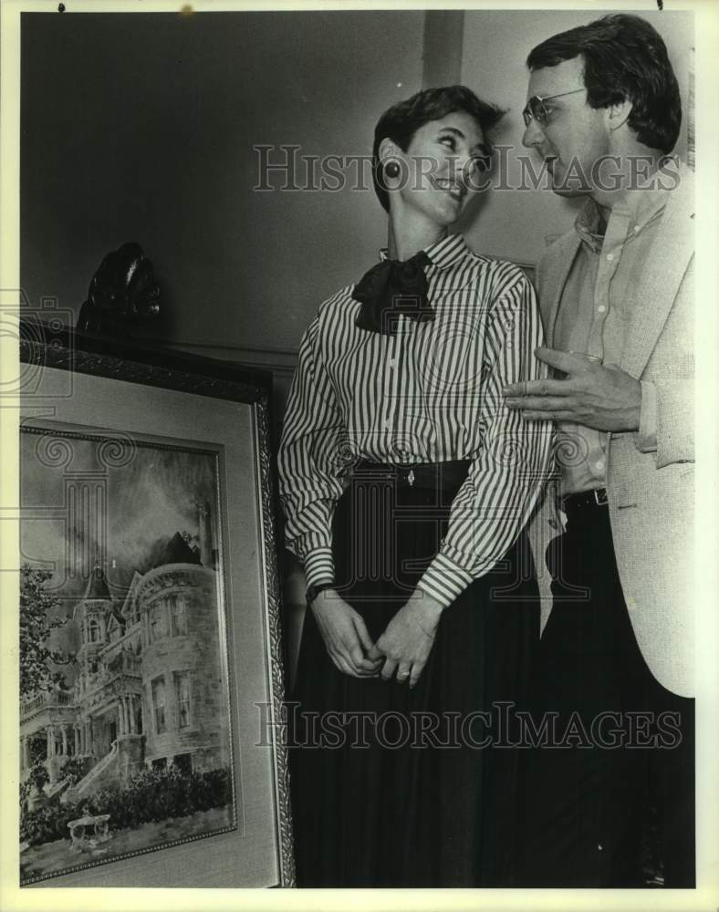 1985 Press Photo Jerry Click and Jack Reed with painting of Koehler Cal Center - Historic Images