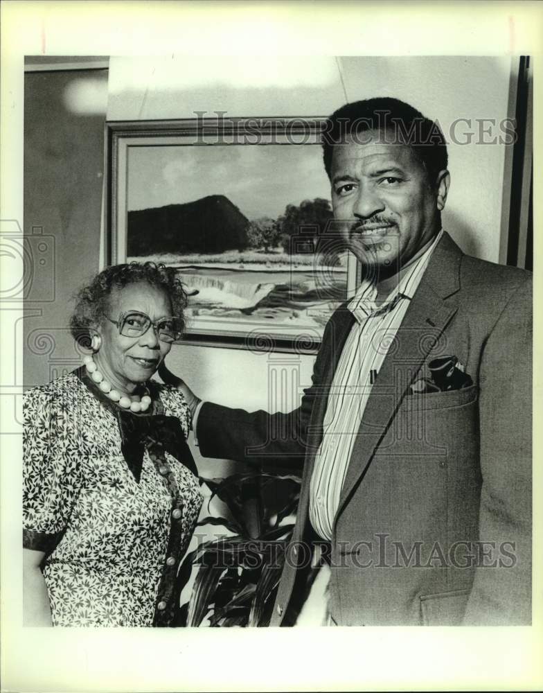 1989 Press Photo Helen M. Butler, John Coleman, Southwest Ethnics Arts Society - Historic Images