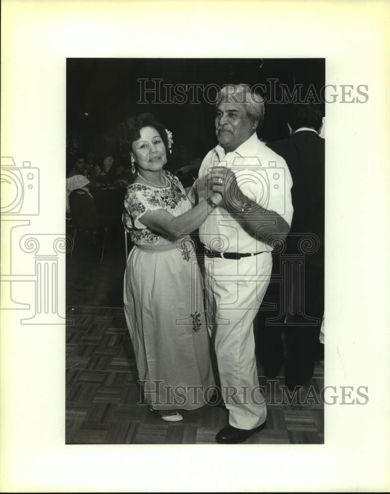 1987 Press Photo Correa and Jose Corre, Rey Feo reception, Holiday Inn - Historic Images
