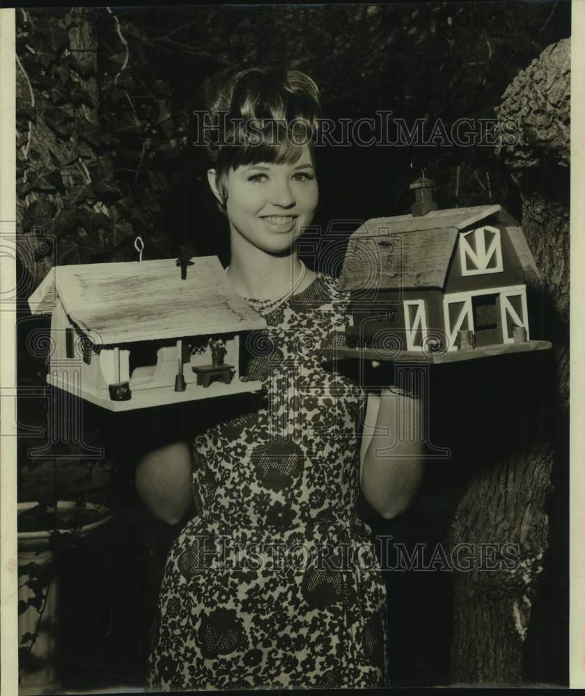 1967 Press Photo Cheri Deane with farm miniatures - sas18474 - Historic Images