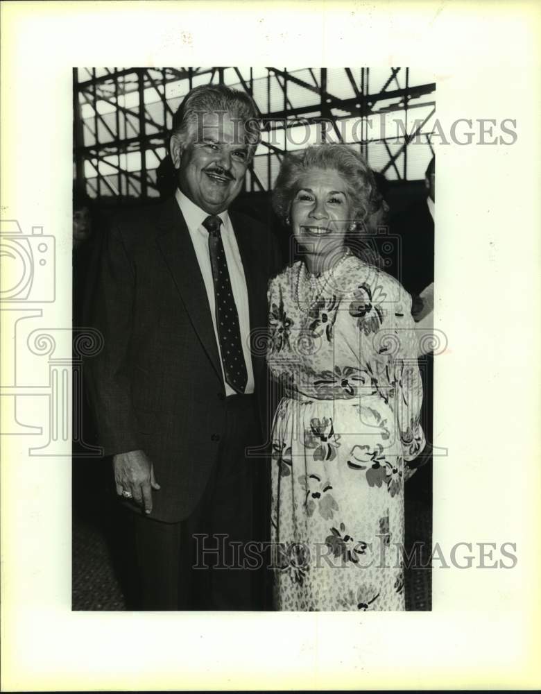 1987 Press Photo Judge Al and Cora Chapa, Garcia Scholarship, Hyatt Regency - Historic Images