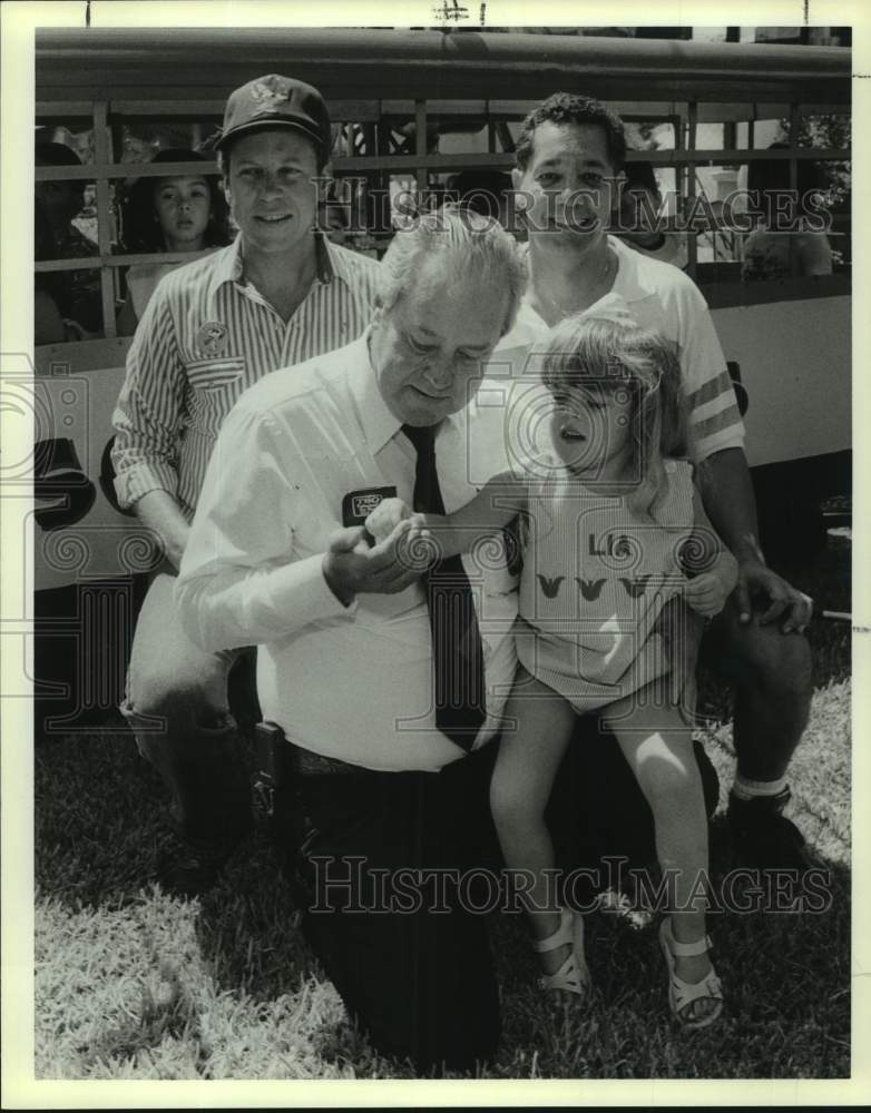 1989 Press Photo Make A Wish Foundation Kiddie Park Carousel Birthday Party- Historic Images