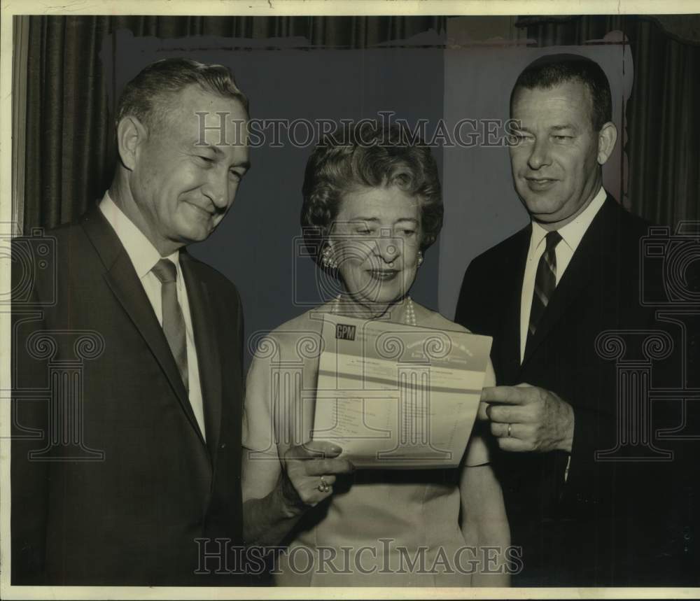 1966 Press Photo Mutual Life Insurance Officials, San Antonio - sas19062 - Historic Images