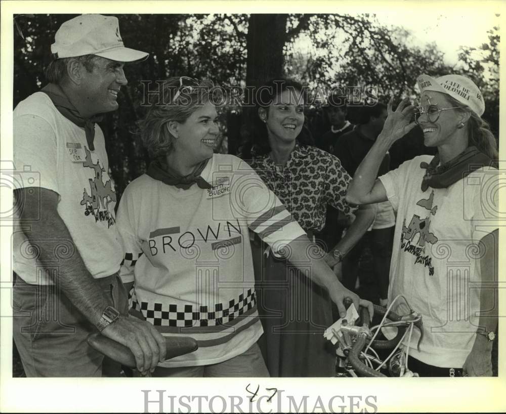 1988 Press Photo Los Compadres Forgotten Mission Bicycle Tour Participants- Historic Images