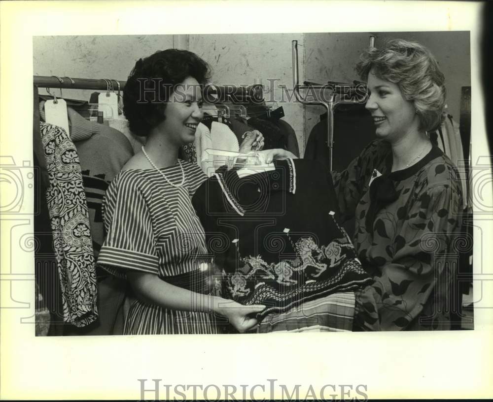 1986 Press Photo Bexar County Republicans Maria Prado &amp; Sandy Cornyn - sas19080- Historic Images