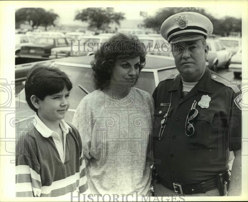 Press Photo Albert Charotte, Woman & San Antonio Patrolman Bill Corley - Historic Images