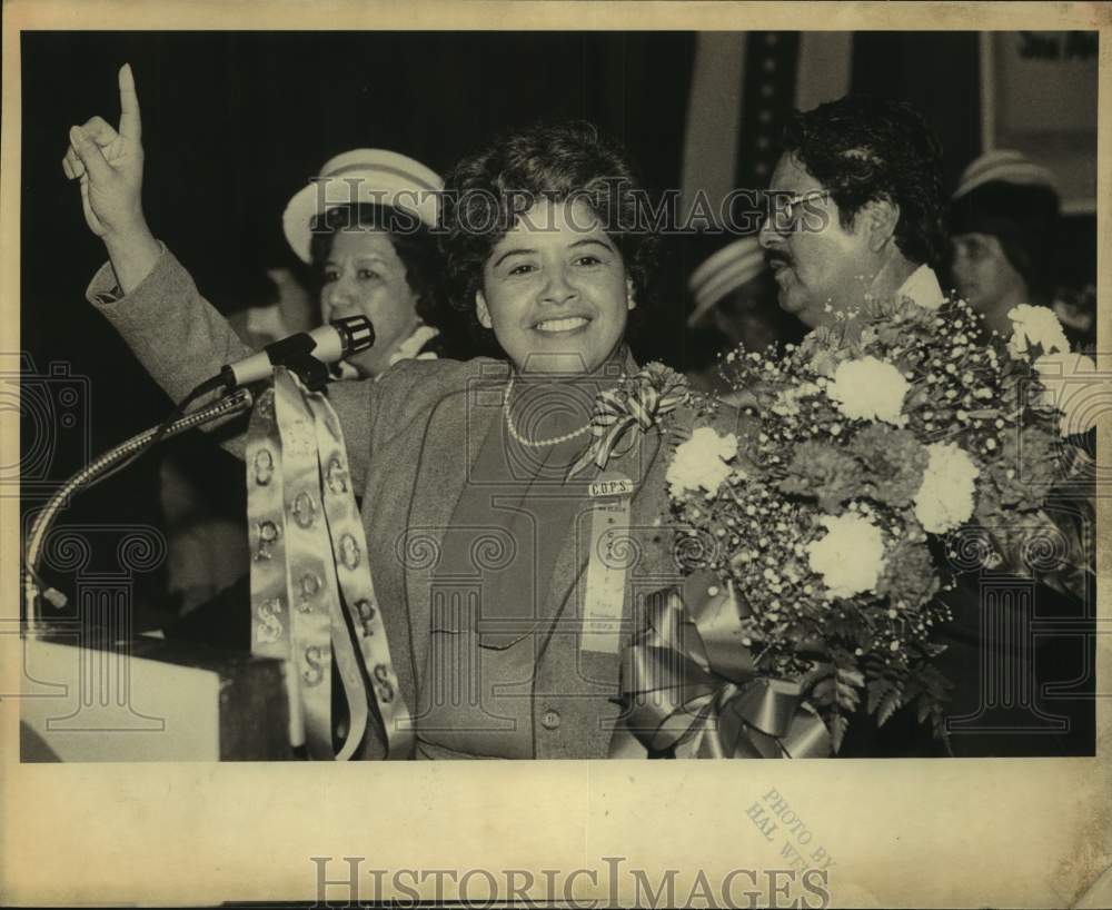 1981 Press Photo COPS President Beatrice Cortez at Podium with Others - Historic Images