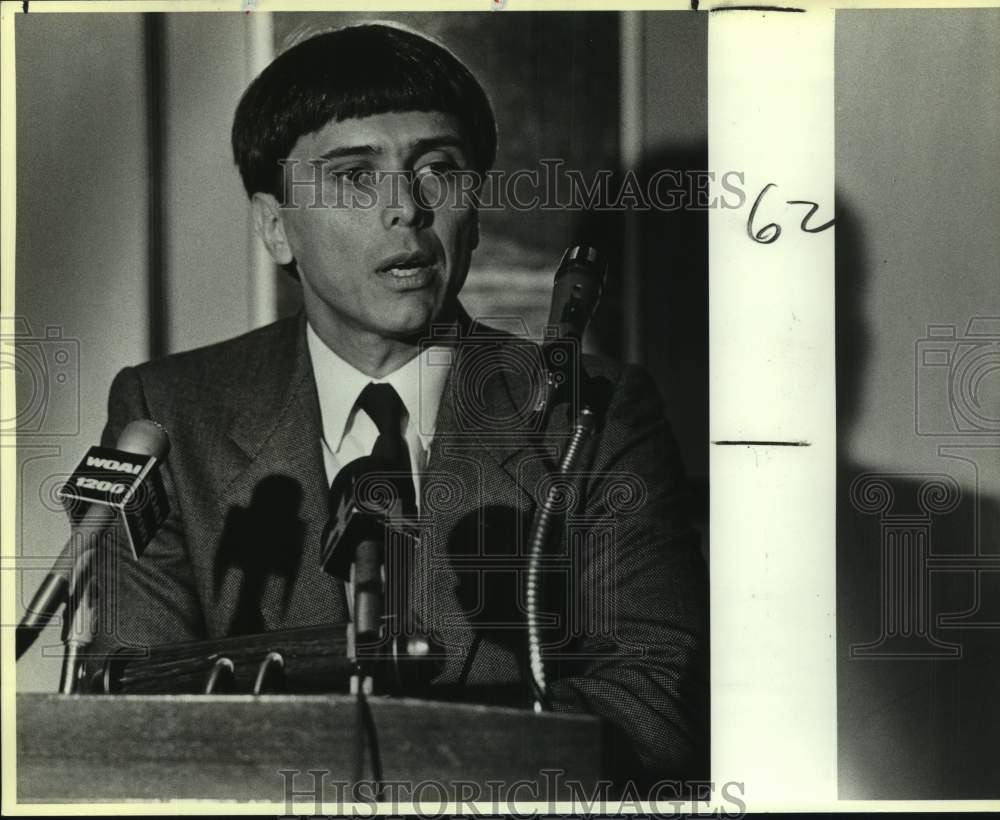 1986 Press Photo First Hispanic in Space Franklin Chang-Diaz Meets the Press- Historic Images