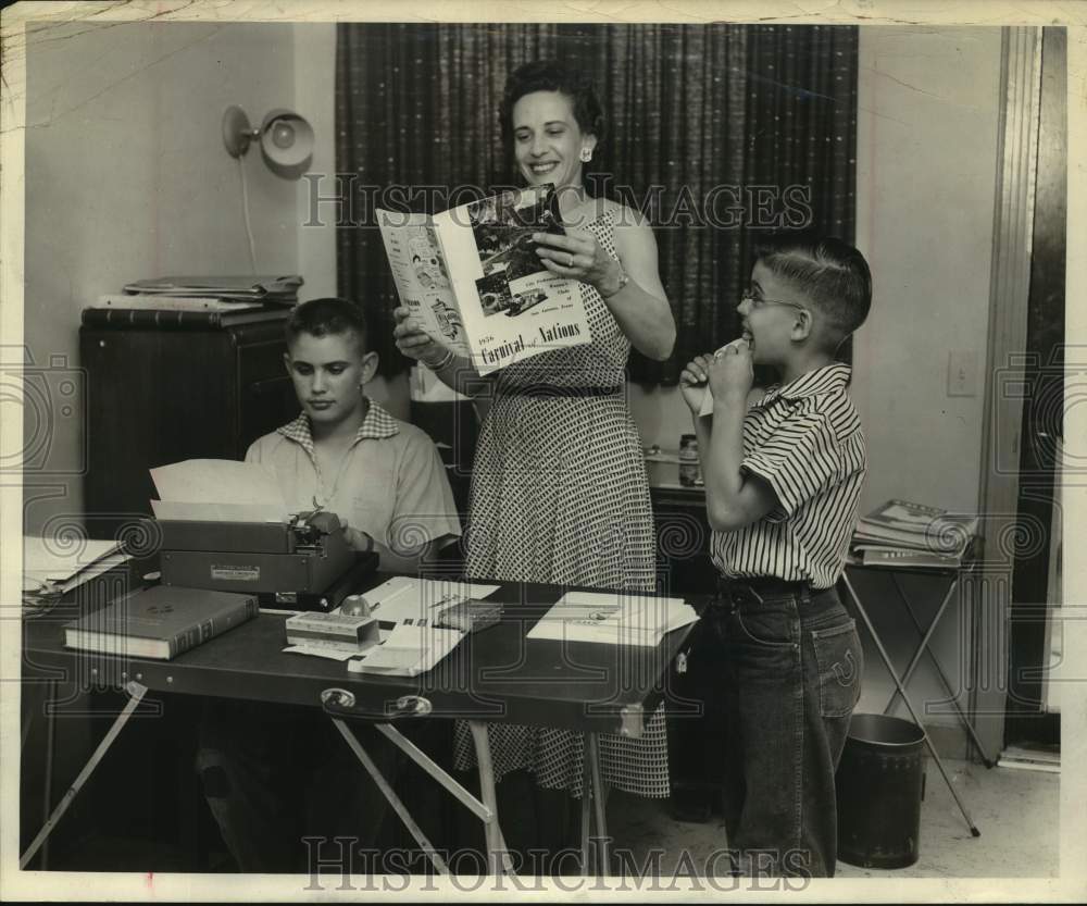 1956 Press Photo Mrs. Edgan Chankin &amp; 2 Boys Sending Letters - sas19403 - Historic Images