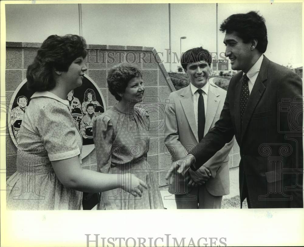 1986 Press Photo Challenger Plaza Dedication Ceremony Attendees - sas19405 - Historic Images