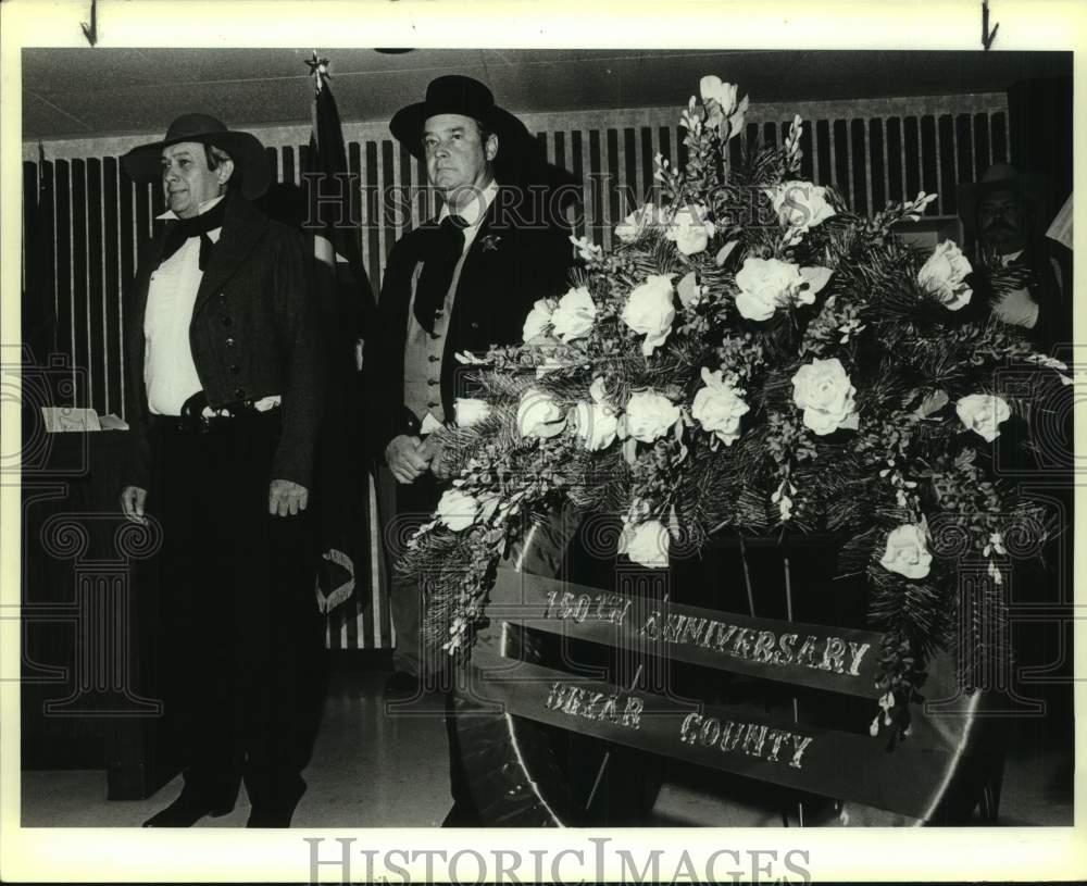 1986 Press Photo Robert D. Green & Sheriff Harlon Copeland, Bexar County- Historic Images