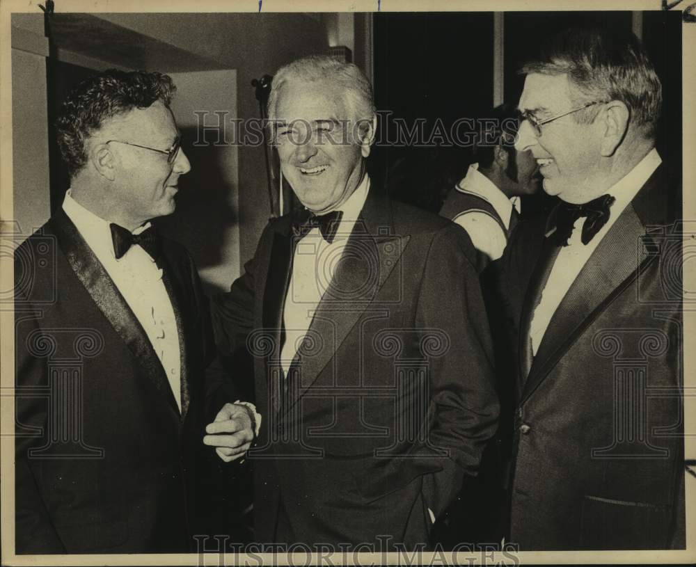1976 Press Photo Trustee David J. Straus, John Connally & Dr. Duncan Wimpress- Historic Images