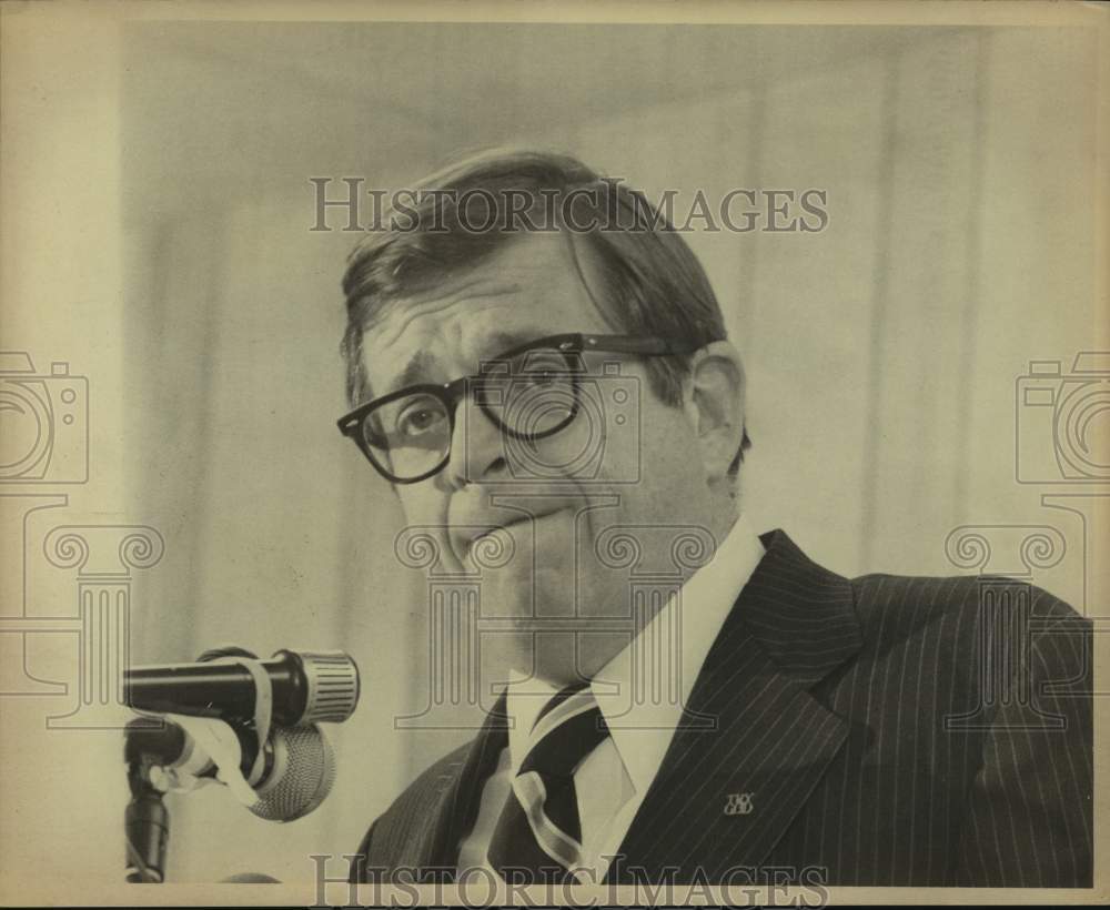 1976 Press Photo Charles Colson at Microphone - sas19631 - Historic Images