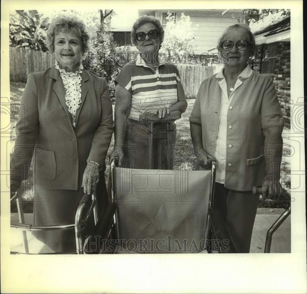 1983 Press Photo Willie Bloom, Inez Collins &amp; Billie Gilpin of Woodlawn OPT - Historic Images