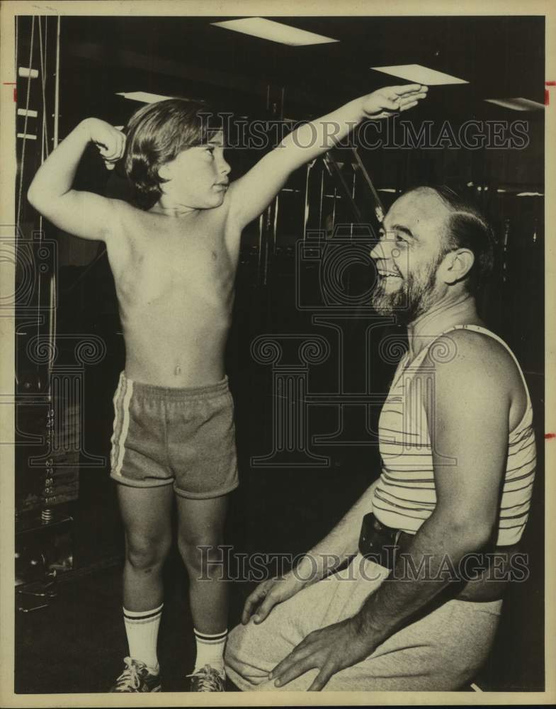 1979 Press Photo Youth Bodybuilder Danny Diaz &amp; Coach - sas19789 - Historic Images