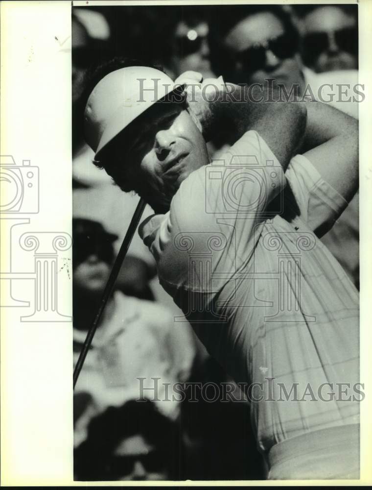 1987 Press Photo Golfer Tom Watson Watches Shot at Nabisco Championship- Historic Images