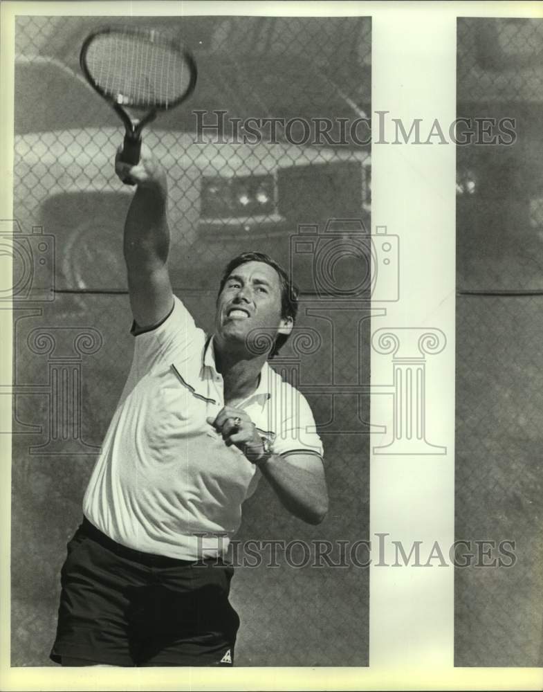 1984 Press Photo Tennis Player Richard Walthall Hits Shot at Northern Hill- Historic Images