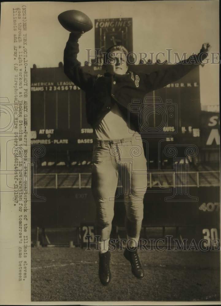 1947 Press Photo University of Illinois Football Player Perry Moss in New York - Historic Images