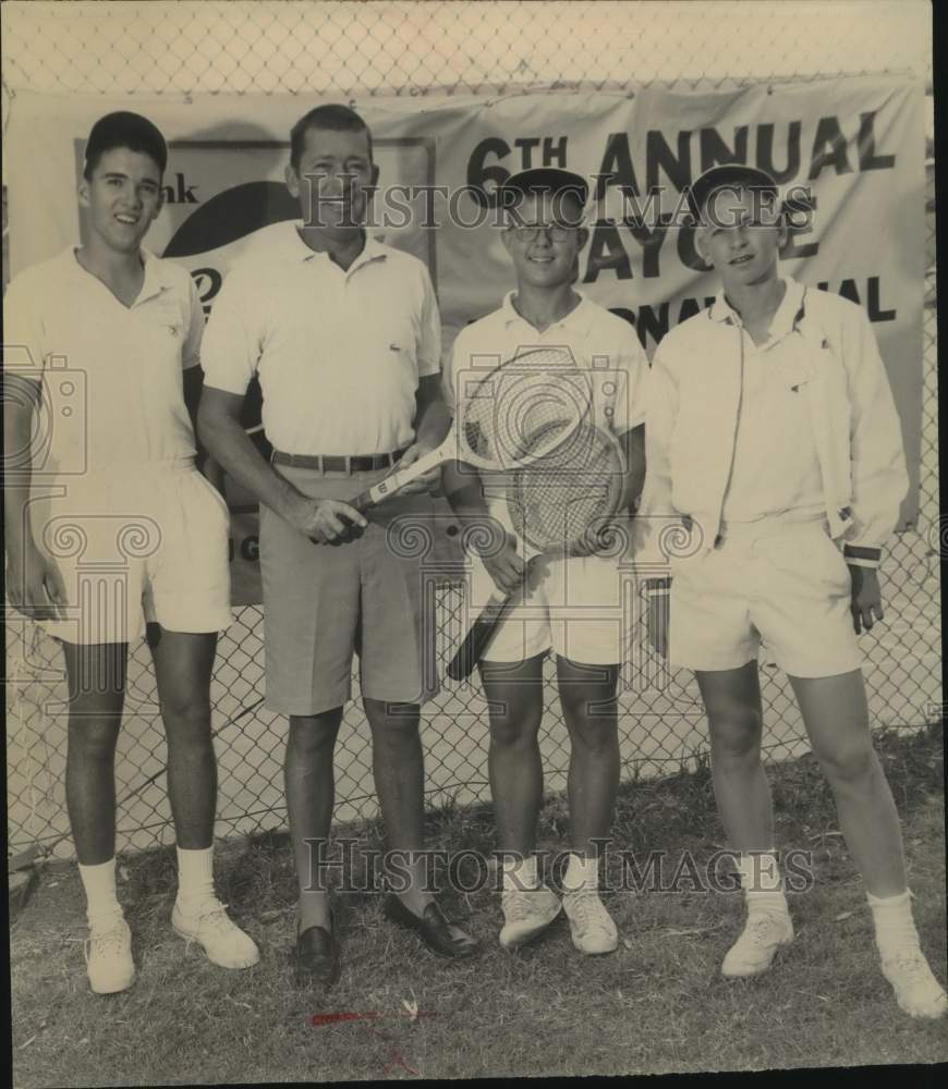 1959 Press Photo Three Young Tennis Players With Their Instucter - sas21851- Historic Images