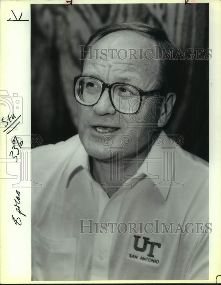1990 Press Photo University of Texas San Antonio Basketball Coach Stu Starner - Historic Images