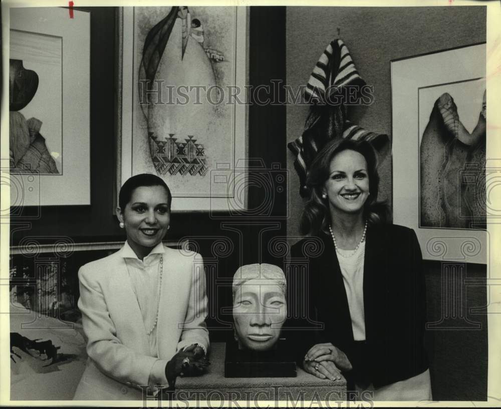 1984 Press Photo Dagen Bela Art Galeria Owners Lisa Anderson &amp; Elaine Dagen-Bela - Historic Images
