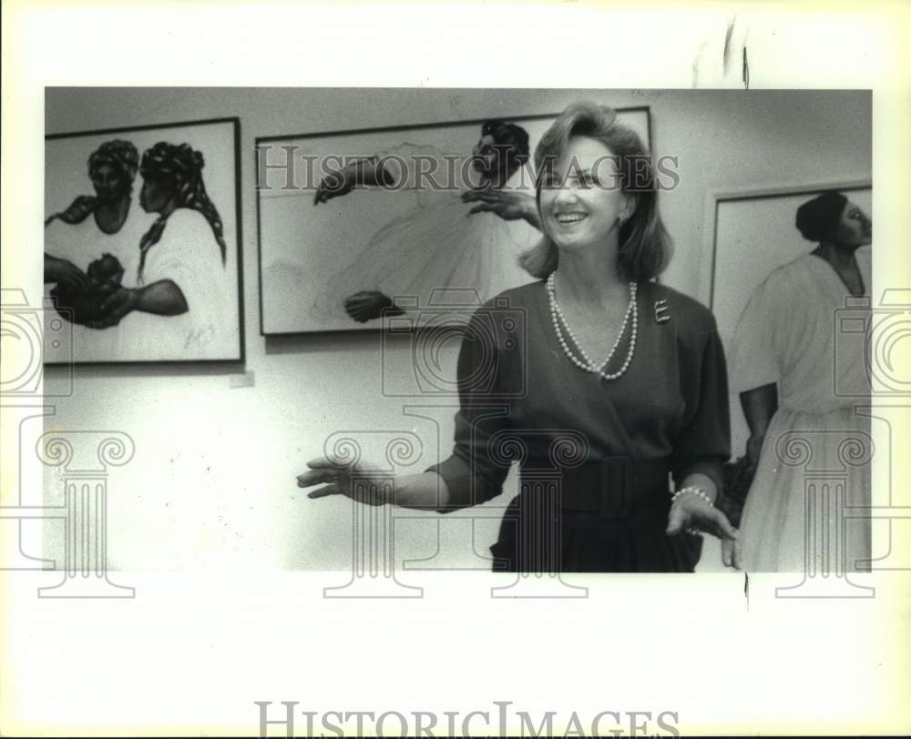 1990 Press Photo  Owner Elaine Dagen Bela at Her Market Square Art Gallery - Historic Images