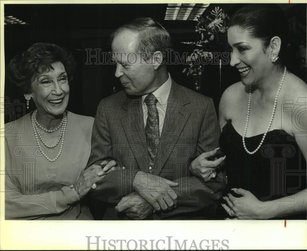 1986 Press Photo Music of Americas Concert Reception Guests at Muny Auditorium- Historic Images