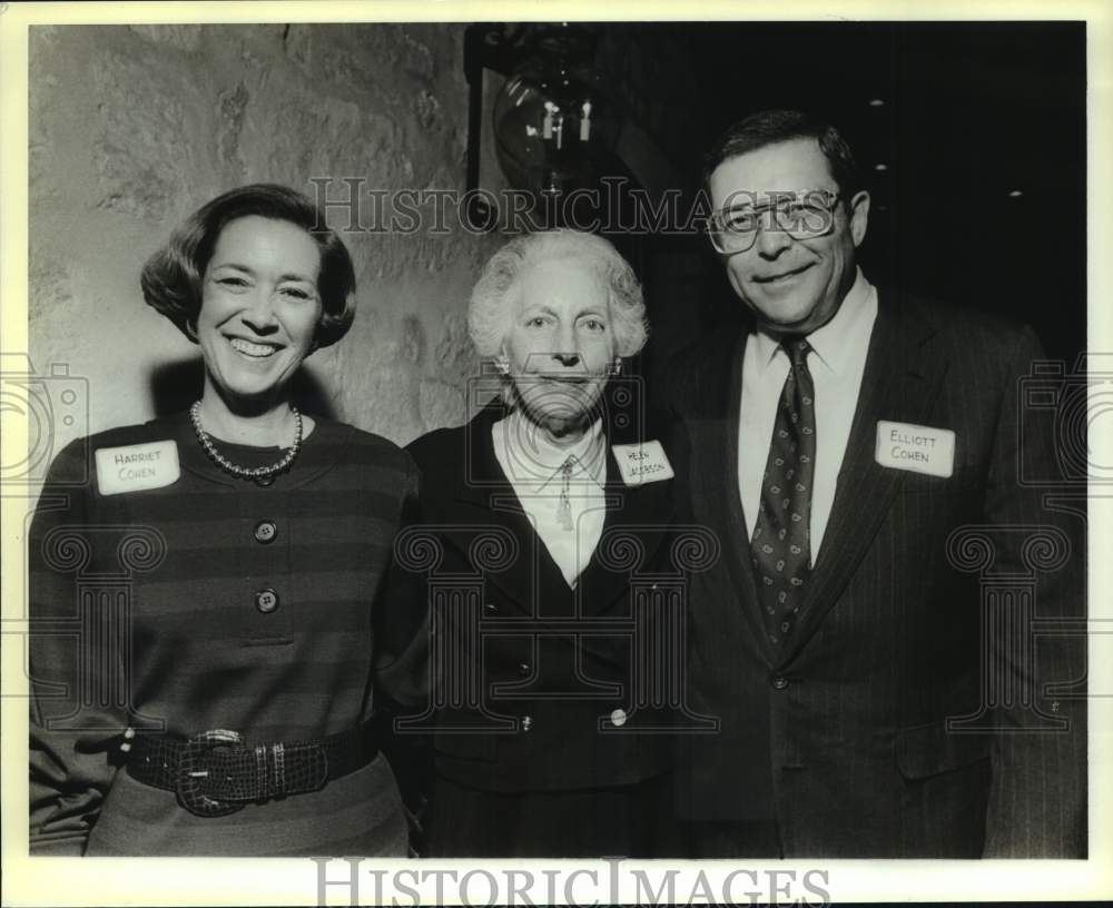 1989 San Antonio Area Foundation Reception Attendees at Club Giraud - Historic Images