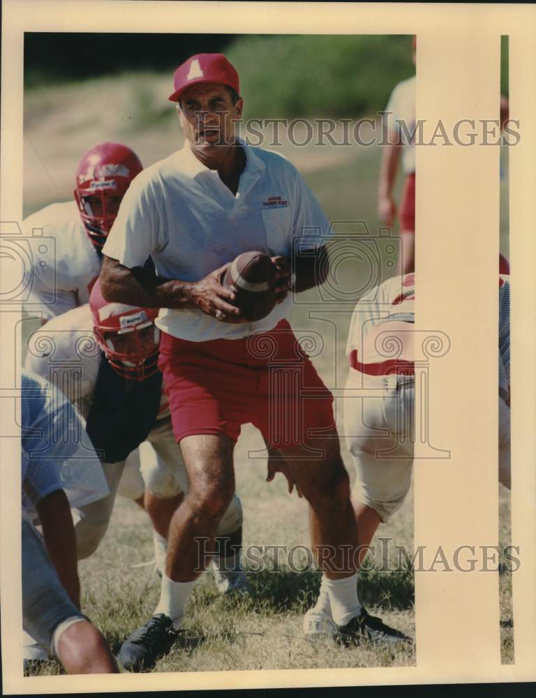 1990 Press Photo San Antonio High School Football John Ferrara at Practice - Historic Images