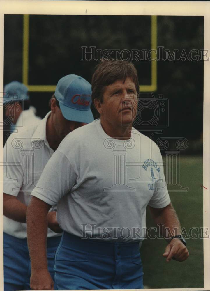 1988 Press Photo Houston Oilers Football Jerry Glanville at Practice - Historic Images