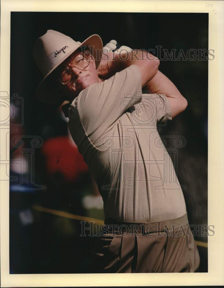 1992 Press Photo Golfer Tom Kite Hits Shot at Texas Open, Oak Hills Country Club- Historic Images