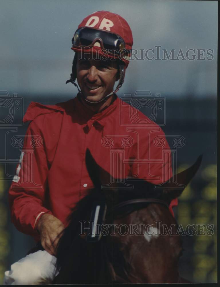 1993 Press Photo Racehorse Jockey David Brown Rides Horse at Bandera Downs- Historic Images