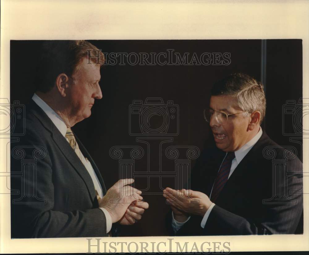 1989 Press Photo NBA Basketball Official David Stern & Red McCombs, San Antonio- Historic Images