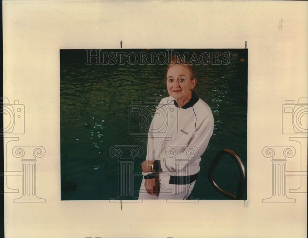 1990 Press Photo Synchronized Swimmer Margaret Forbes - sas23202 - Historic Images