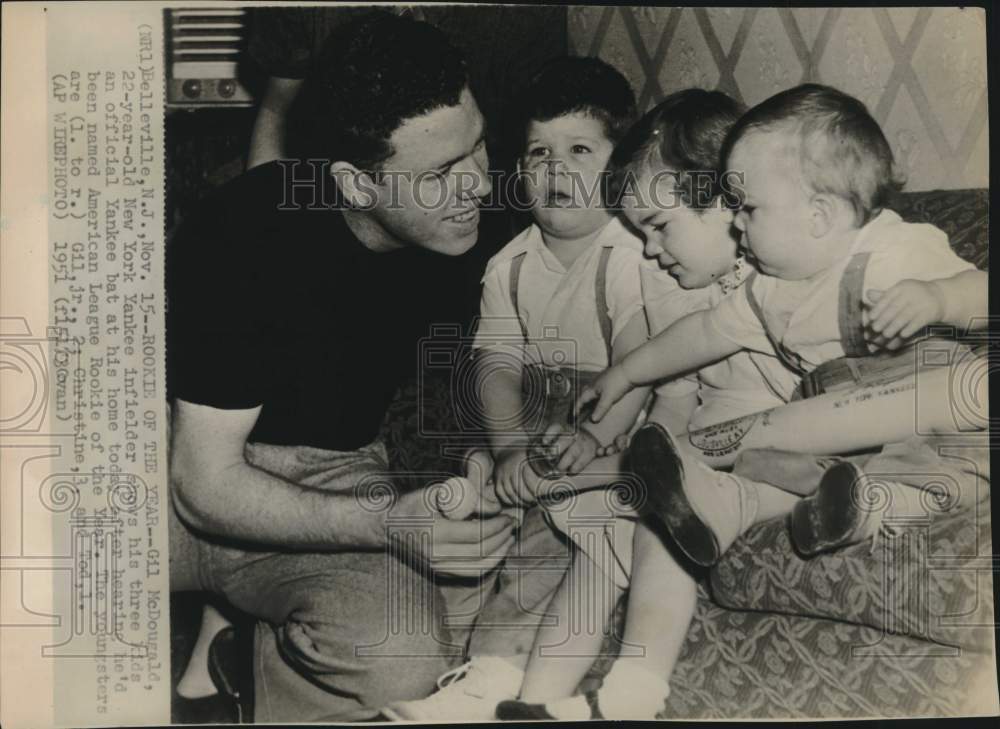 1951 Press Photo New York Yankee Baseball Player Gil McDonald With His Children- Historic Images
