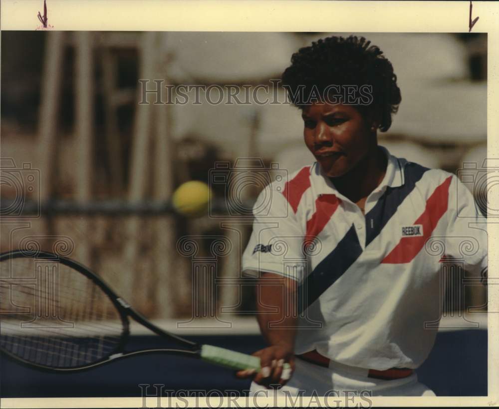 1988 Press Photo Tennis Player Lori McNeil Plays in US Hardcourt Championships - Historic Images