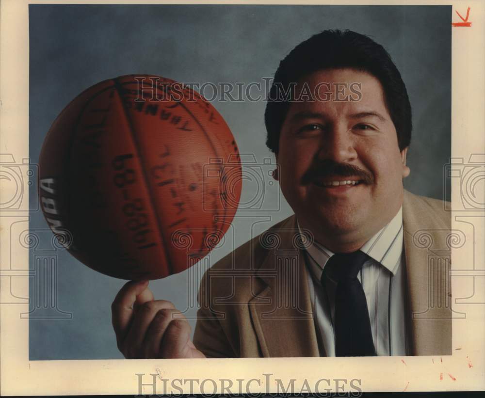 1991 Press Photo Lanier High Basketball Coach Rudy Bernal, San Antonio- Historic Images