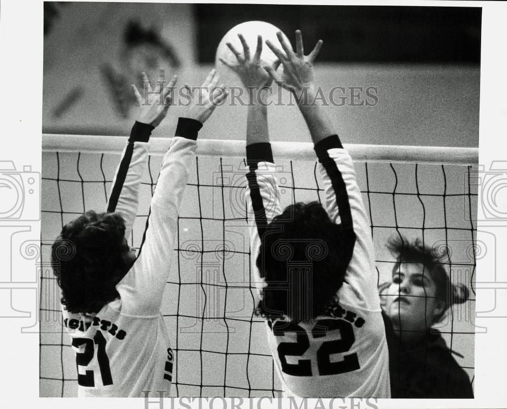 1985 Press Photo Medina Valley & Smithson Valley High Schools Play Volleyball- Historic Images
