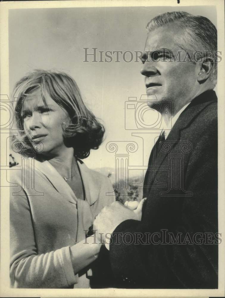 Press Photo Actors Anne Francis, Dana Andrews in "The Satan Bug" on NBC - Historic Images
