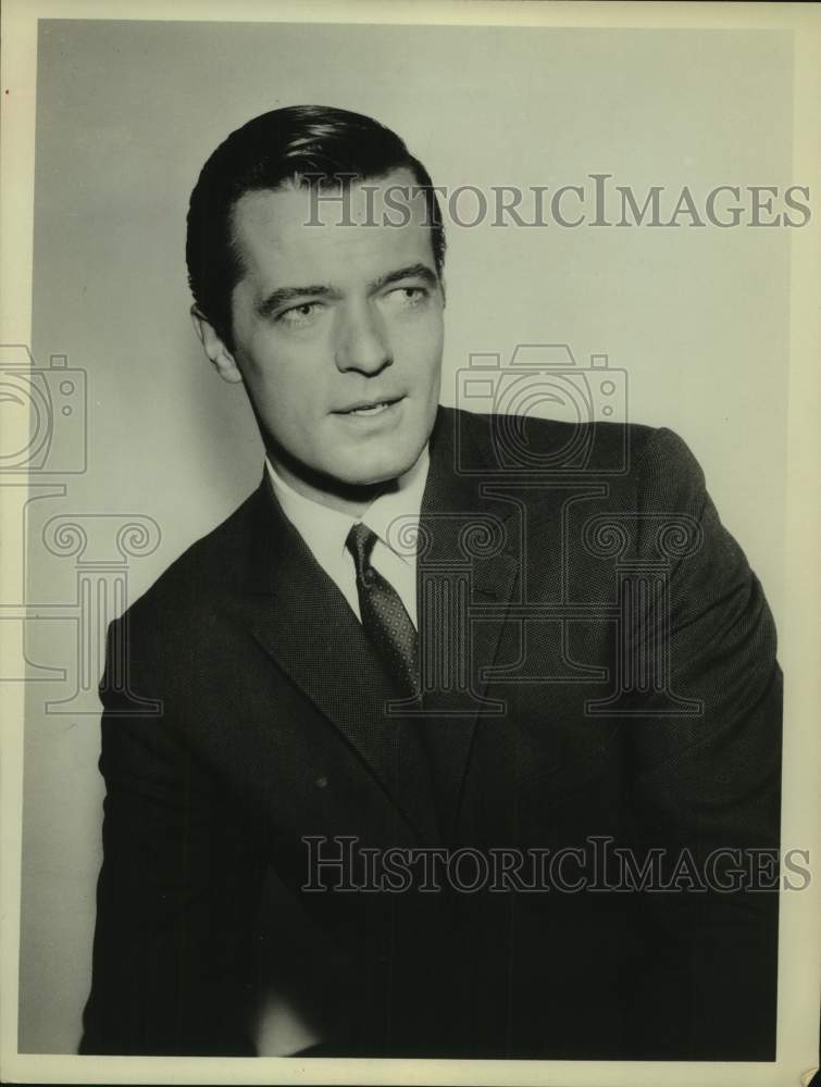 1966 Press Photo Singer Robert Goulet - Historic Images