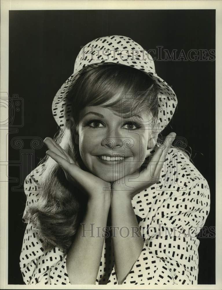 1966 Press Photo Actress Mary Grace - Historic Images