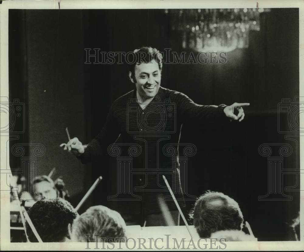 Press Photo Zubin Mefita, Israel Philharmonic Orchestra Conductor - Historic Images