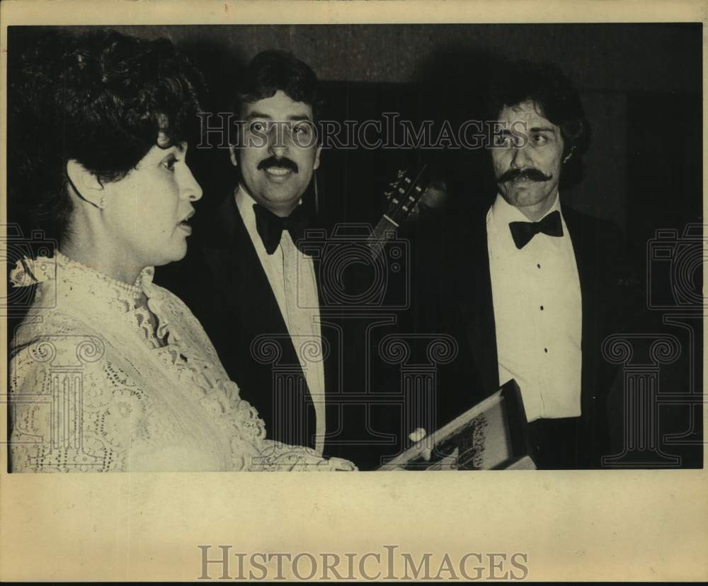 1982 Maria Berriozabal, Joe Alderete, Jr. with James Edward Olmos - Historic Images